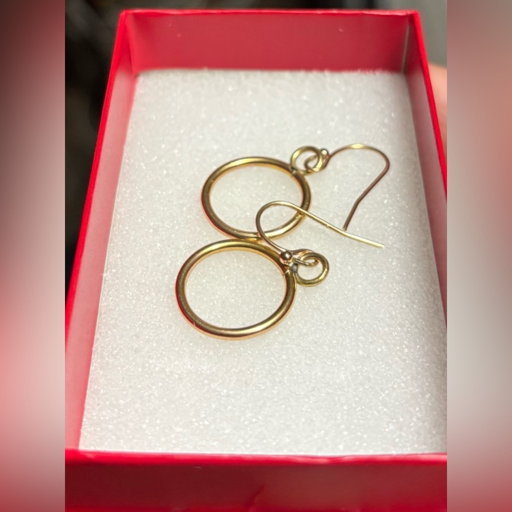 14k Elegant Gold Hoop Earrings *PLEASE READ DESCRIPTION* - Picture 2 of 4